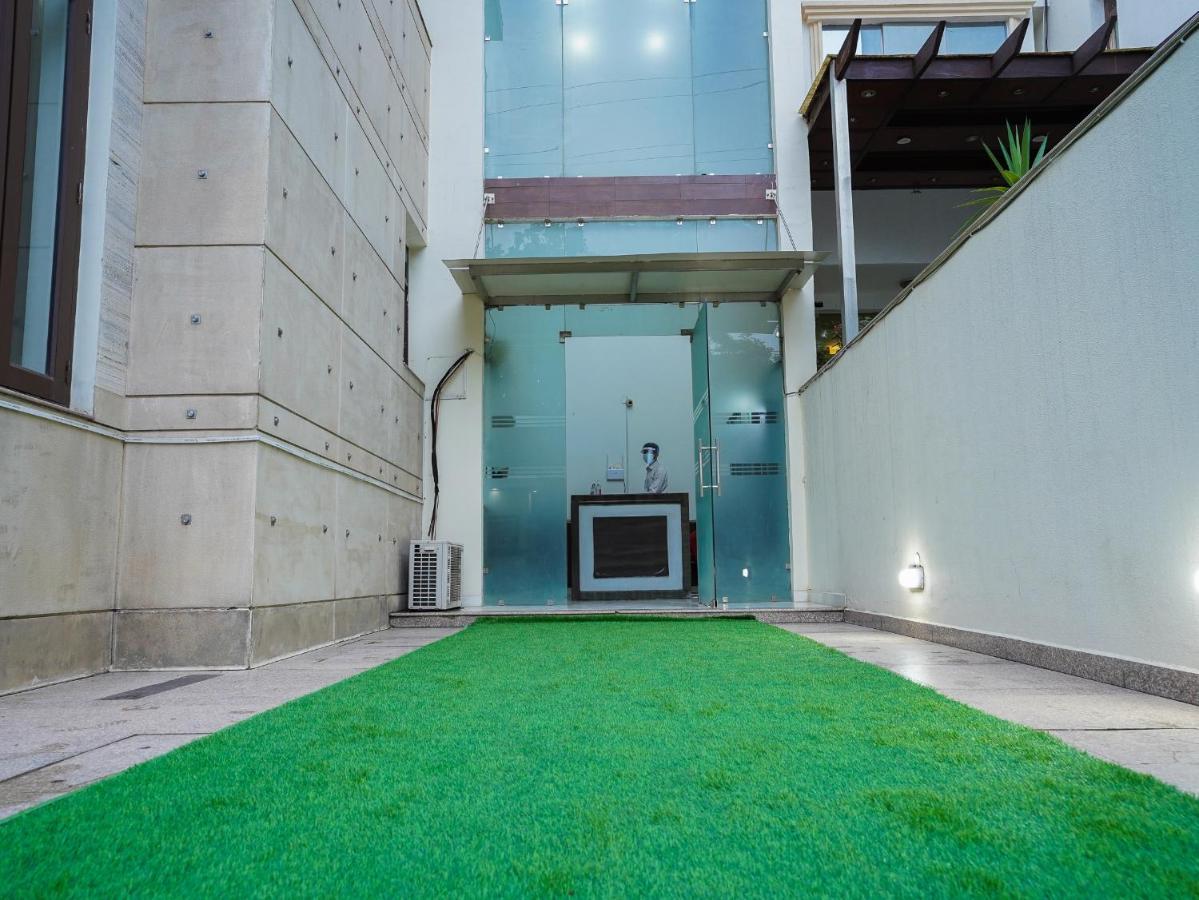 Lime Tree Hotel Sushant Lok Gurgaon Sector 29 Next To Iffco Chowk Metro Экстерьер фото
