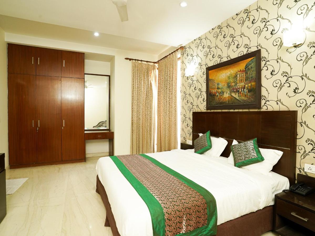 Lime Tree Hotel Sushant Lok Gurgaon Sector 29 Next To Iffco Chowk Metro Экстерьер фото