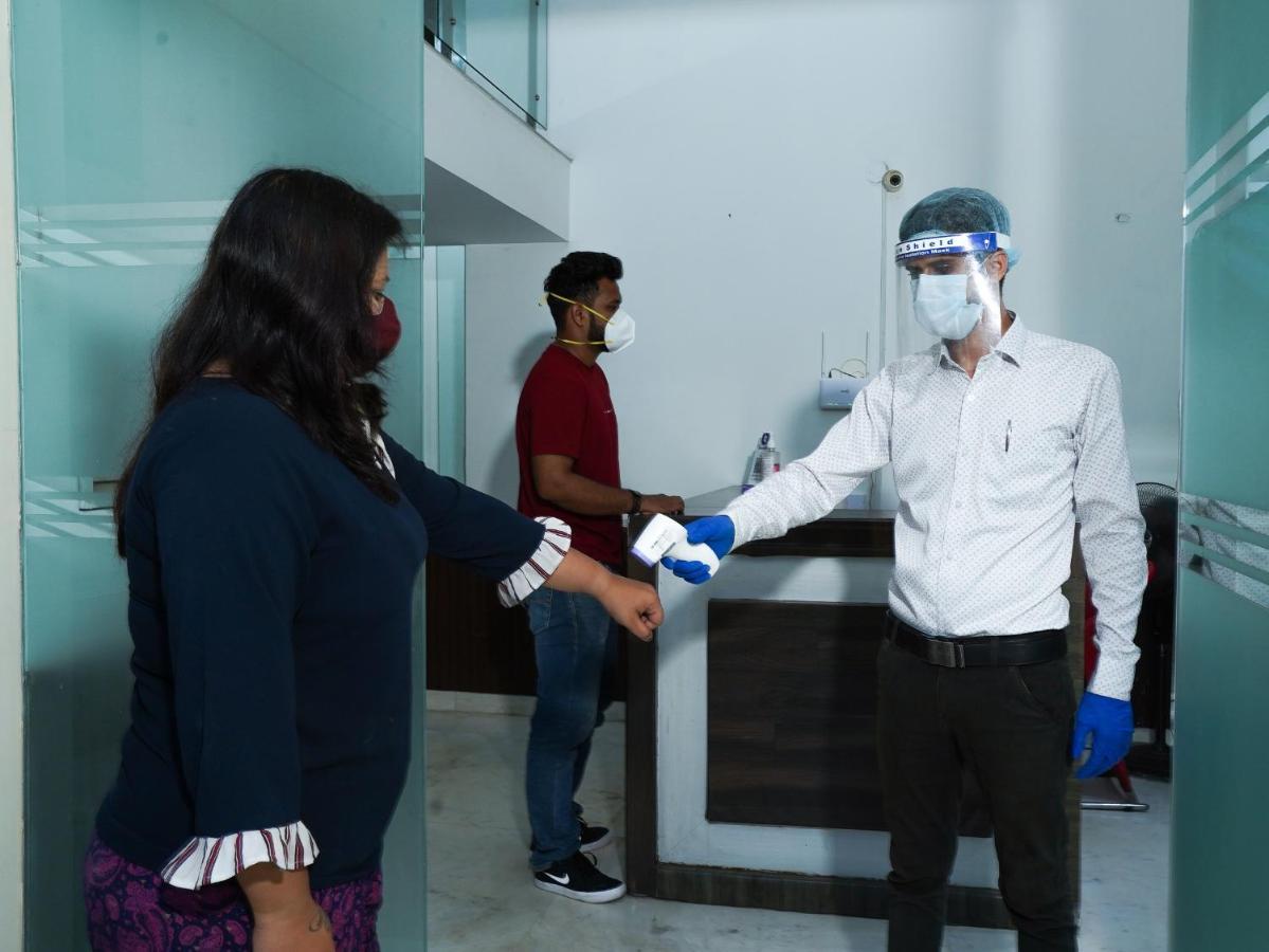 Lime Tree Hotel Sushant Lok Gurgaon Sector 29 Next To Iffco Chowk Metro Экстерьер фото